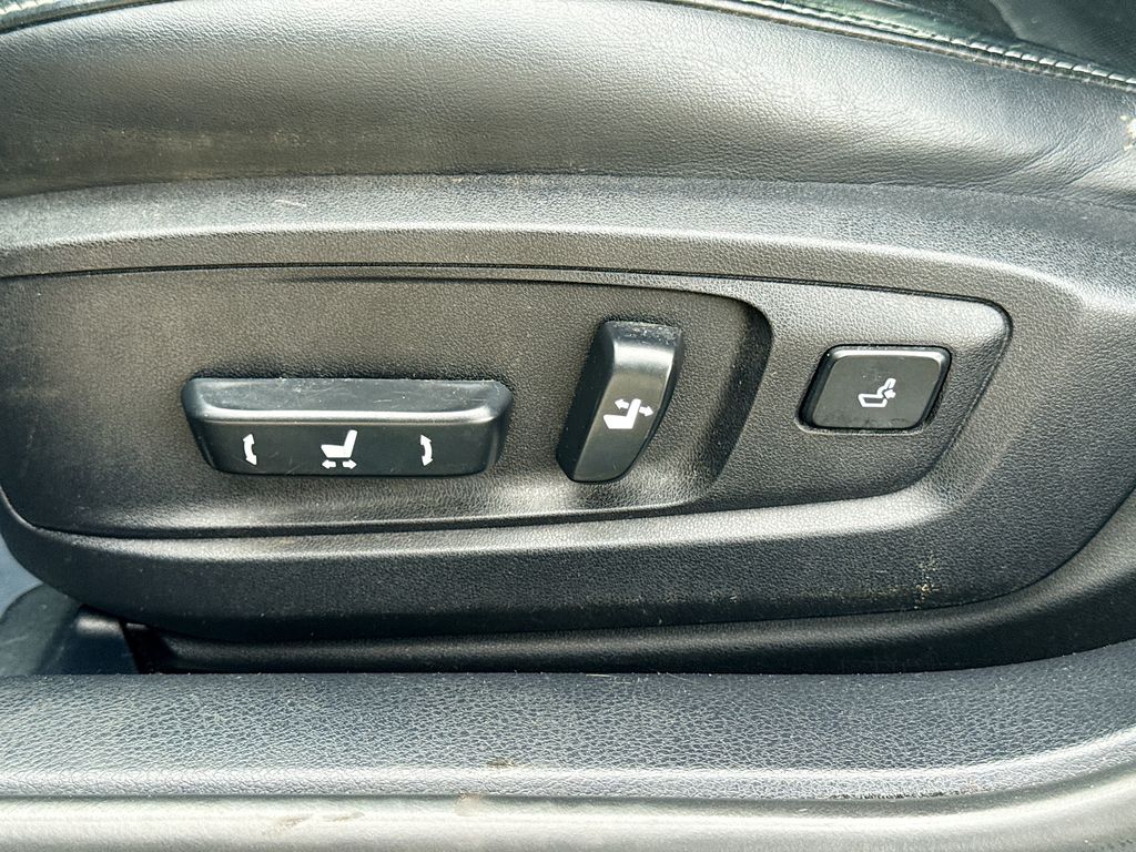 2014 Lexus ES 350 photo 16