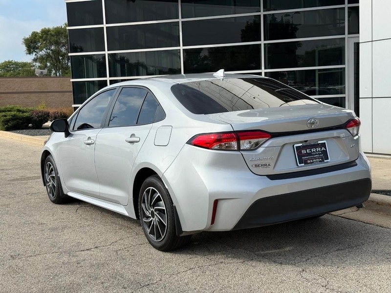 2025 Toyota Corolla LE photo 4