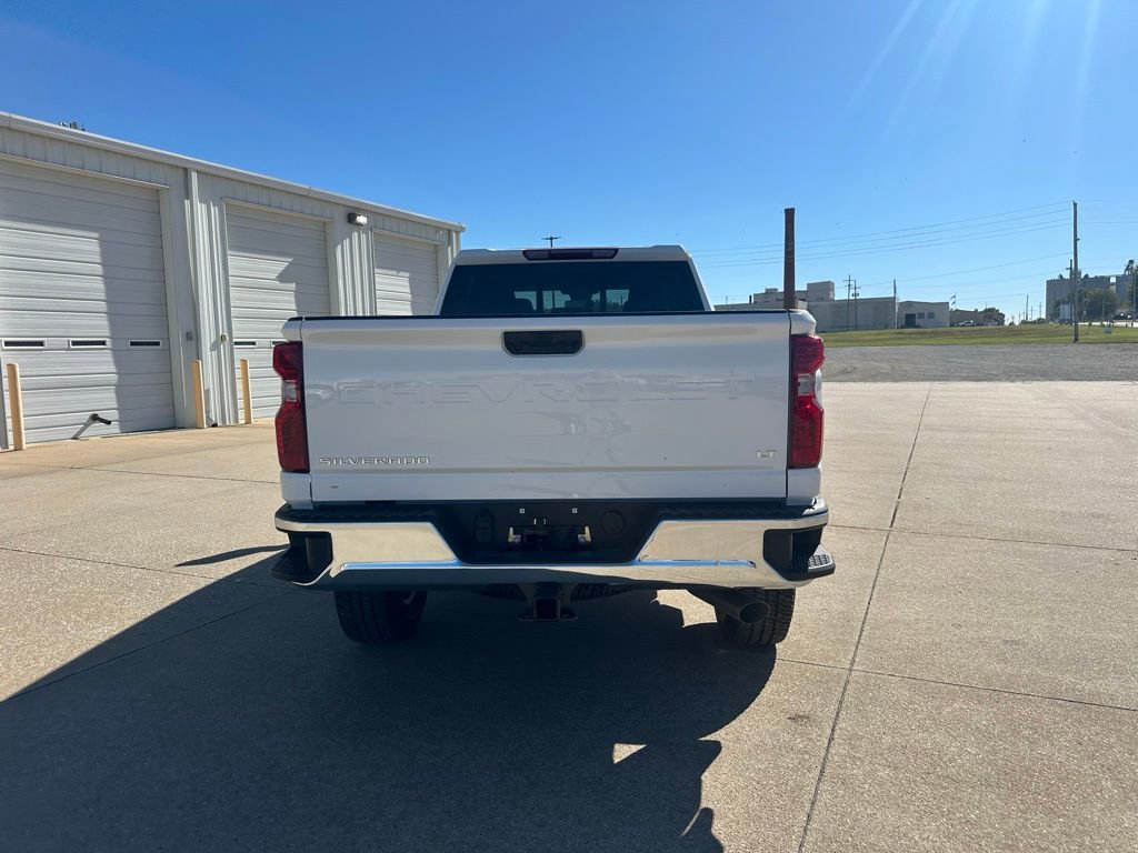 2026 Chevrolet Silverado 2500HD LT photo 4