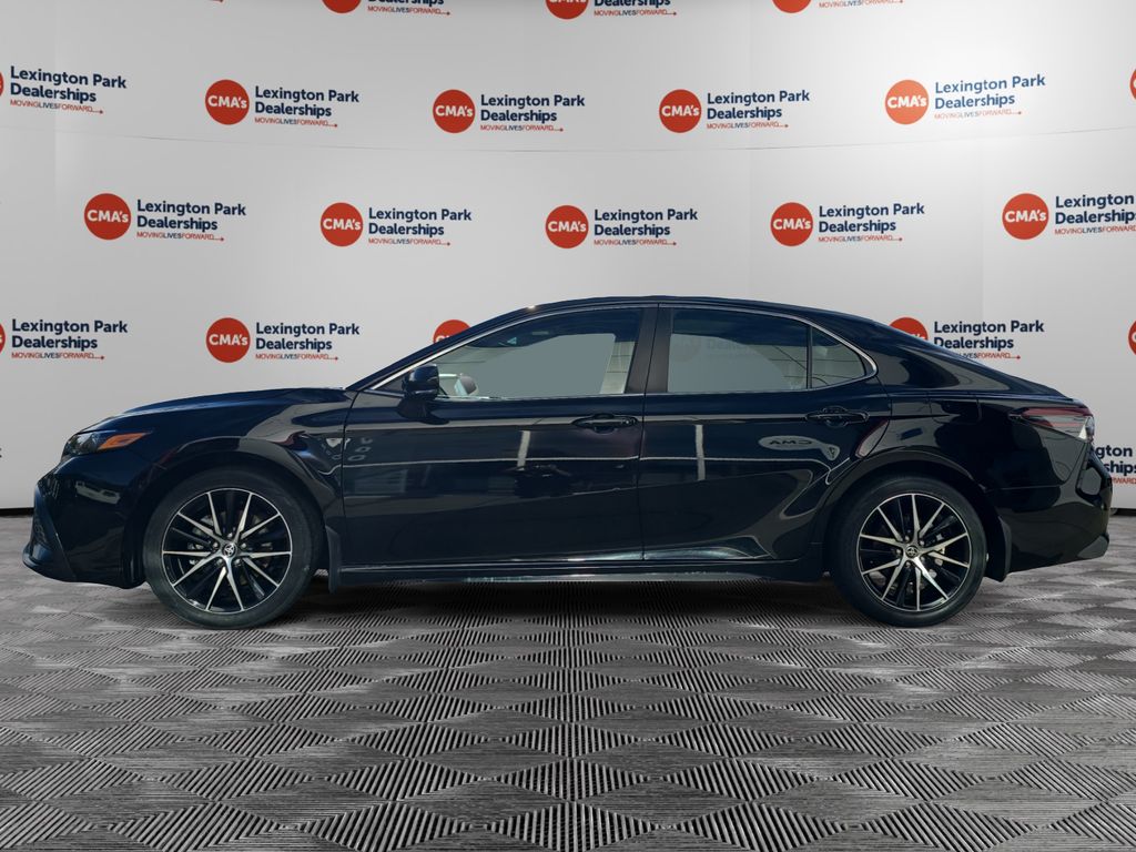 2024 Toyota Camry SE photo 4