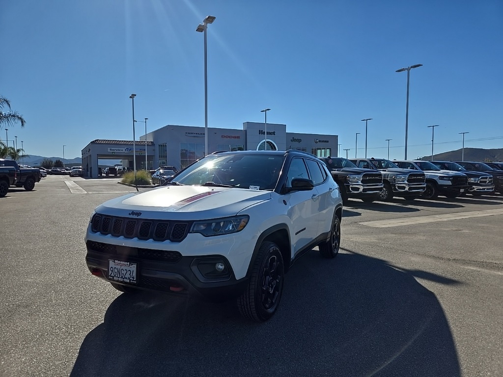 2023 Jeep Compass Trailhawk photo 3