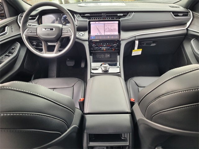 2025 Jeep Grand Cherokee Limited photo 7