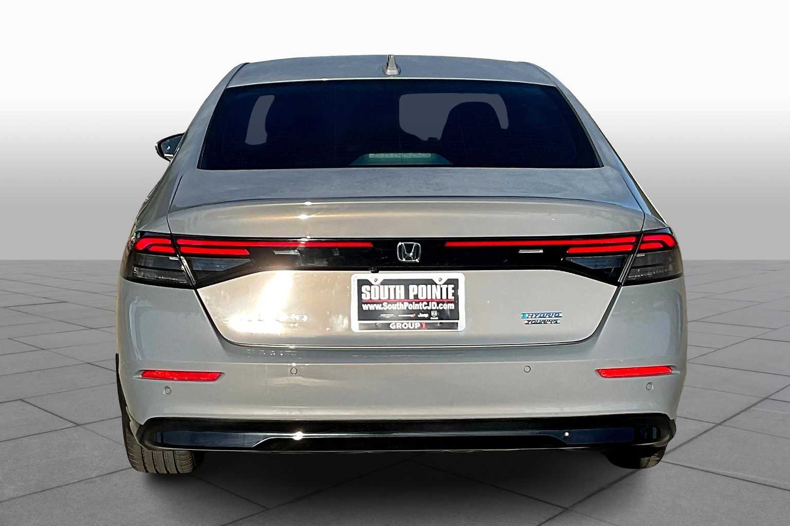 2024 Honda Accord Hybrid Touring photo 4