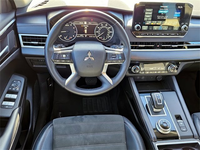 2024 Mitsubishi Outlander SE photo 13