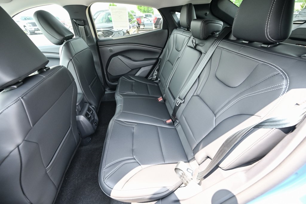 2025 Ford Mustang Mach-E Premium photo 16