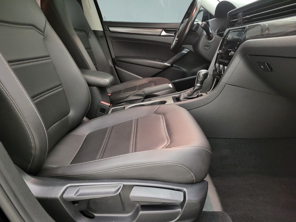2020 Volkswagen Passat 2.0T R-Line photo 34