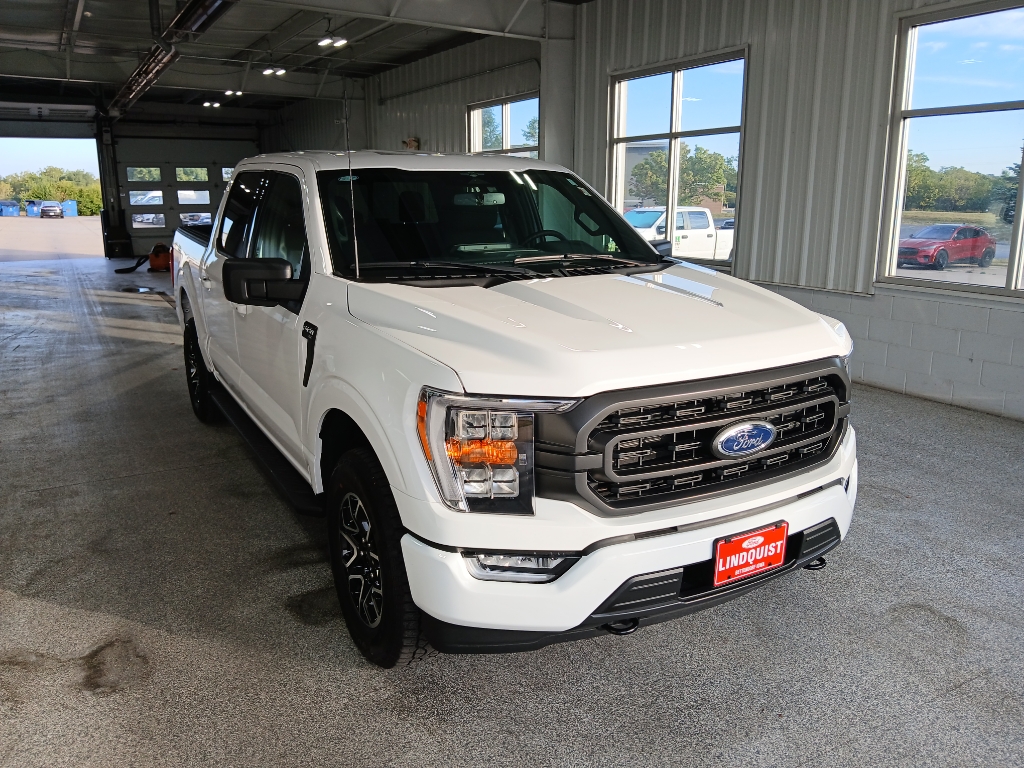 2023 Ford F-150 XLT photo 2