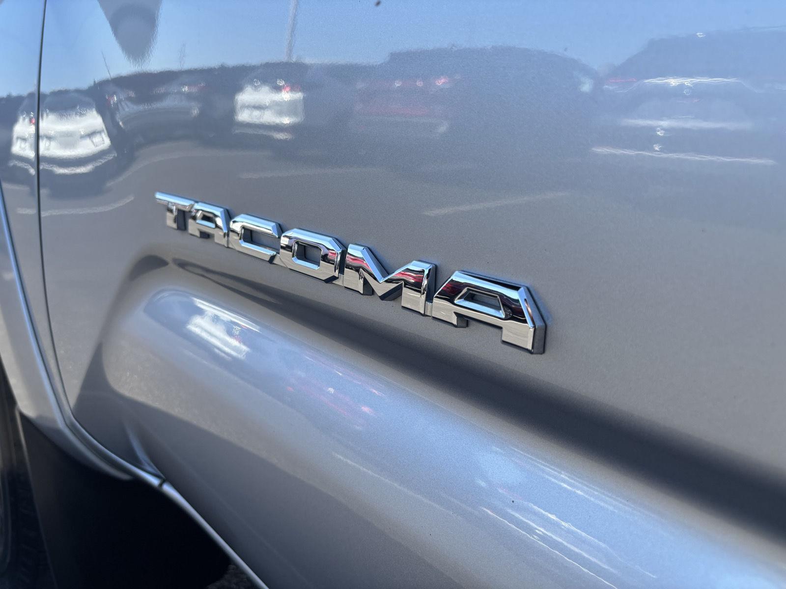 2022 Toyota Tacoma SR5 V6 photo 35