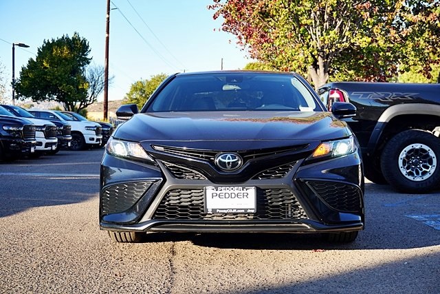 2023 Toyota Camry SE's photo