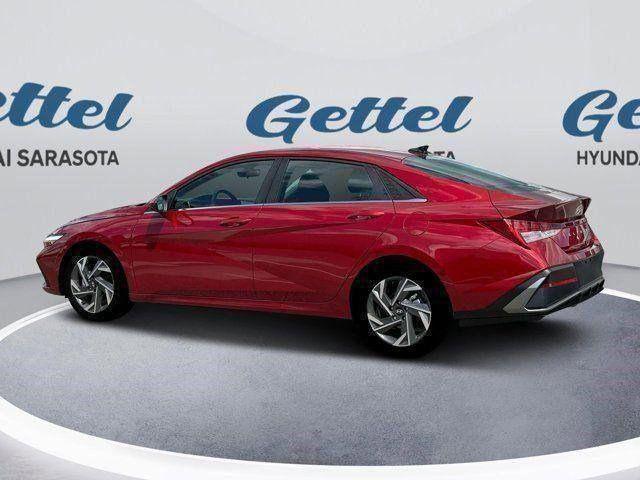 2025 Hyundai Elantra SEL Convenience photo 4