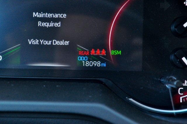 2025 Toyota RAV4 XLE photo 25