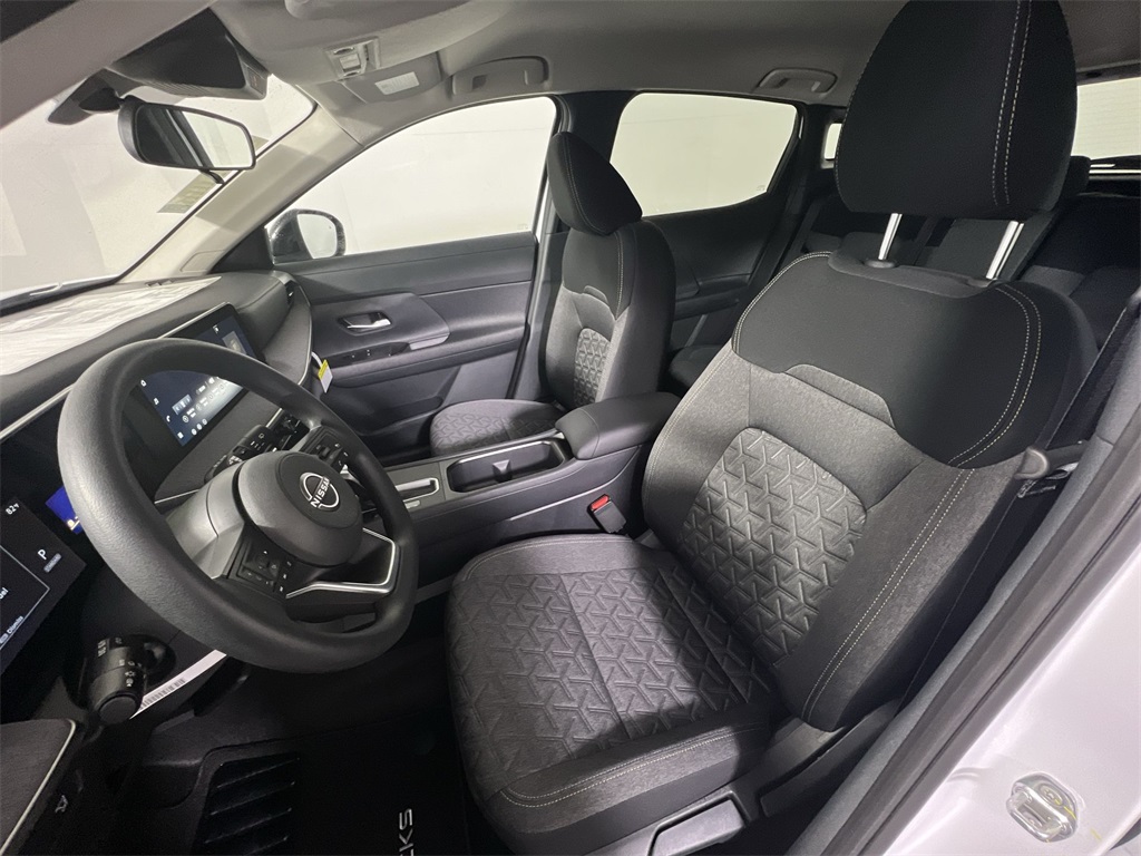 2026 Nissan Kicks SV photo 13
