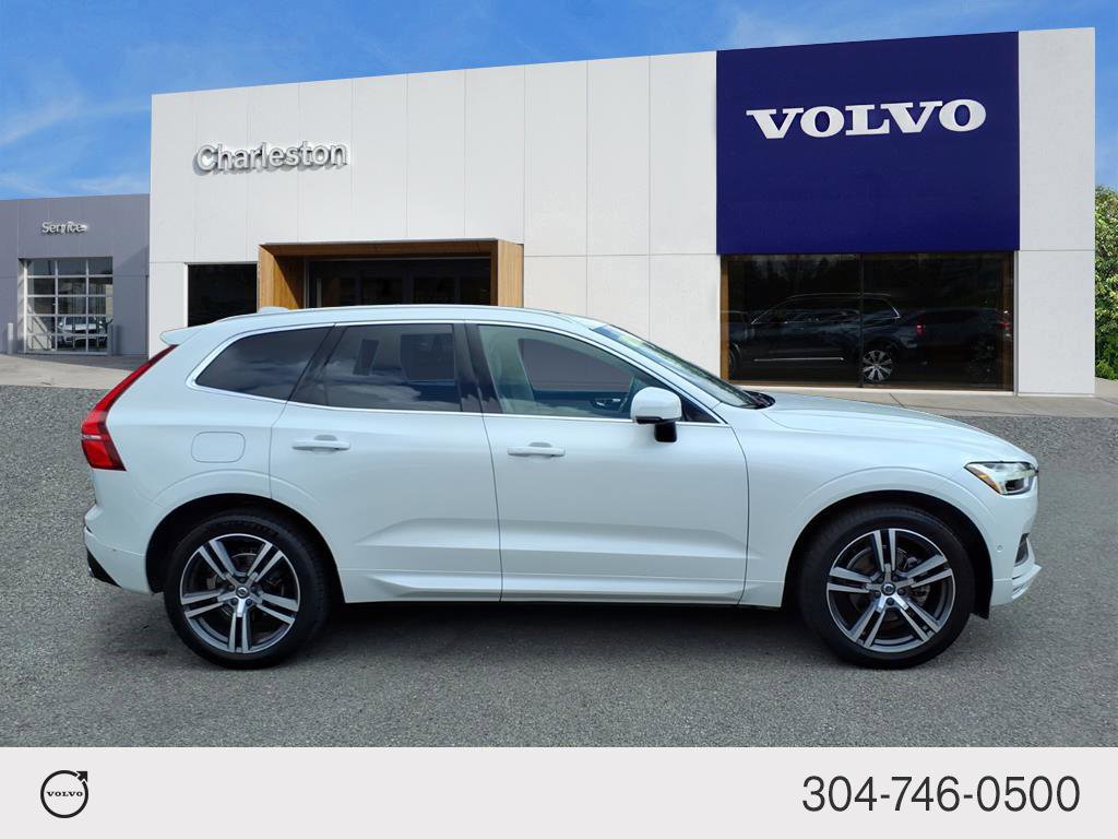 2019 Volvo XC60 Momentum photo 2