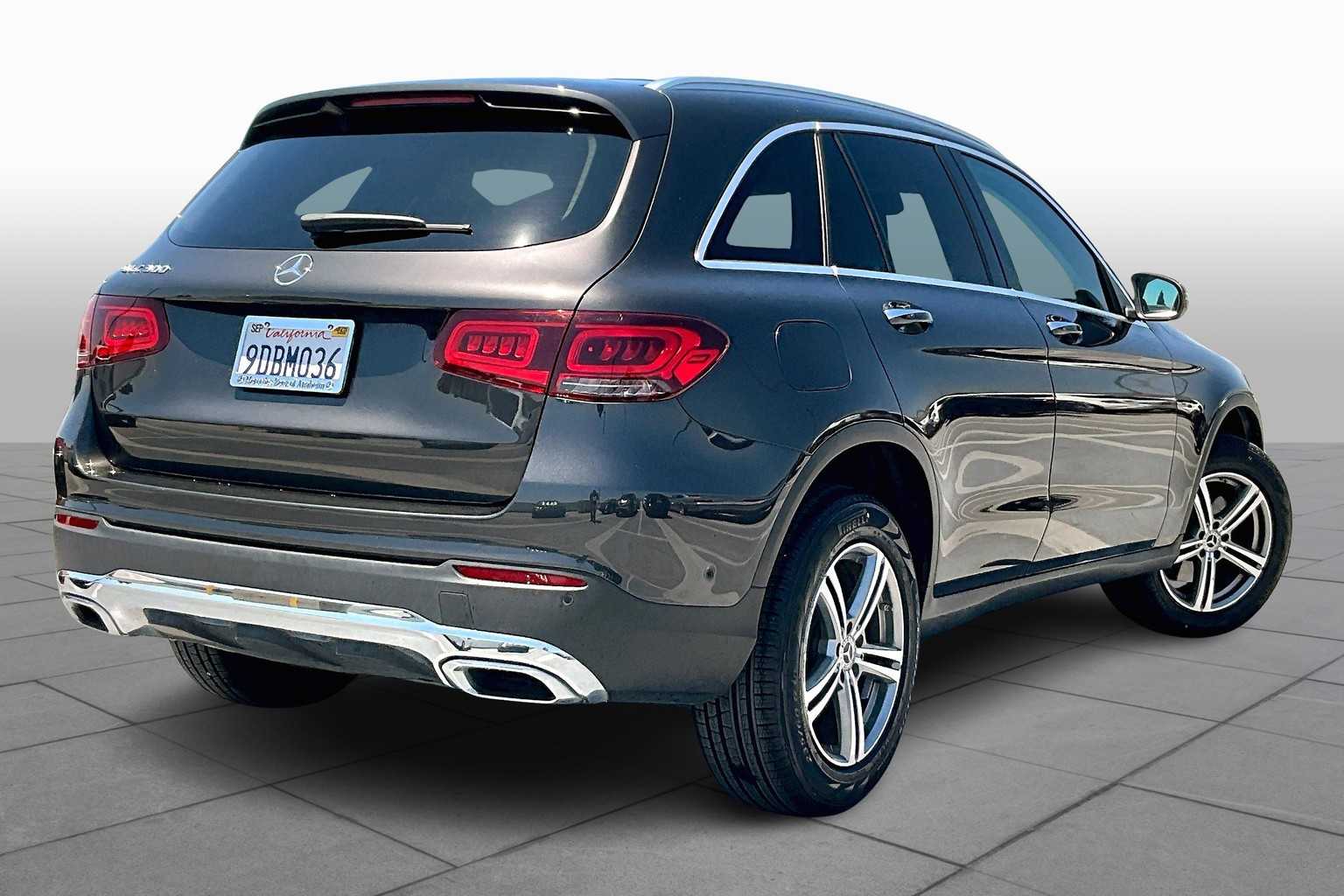 2022 Mercedes Benz GLC 300 photo 12