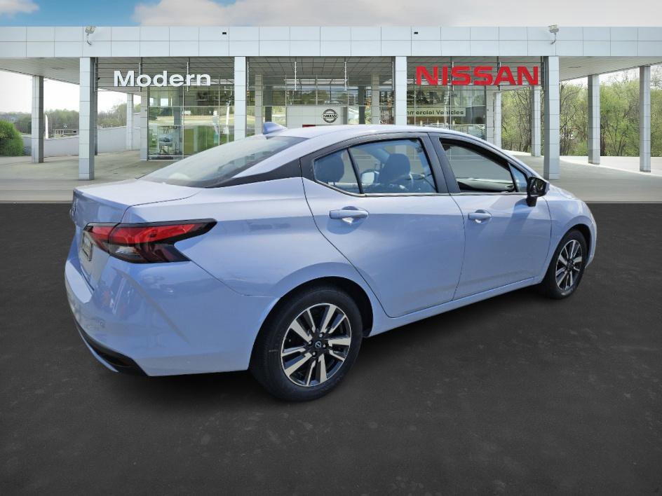 2025 Nissan Versa SV photo 4
