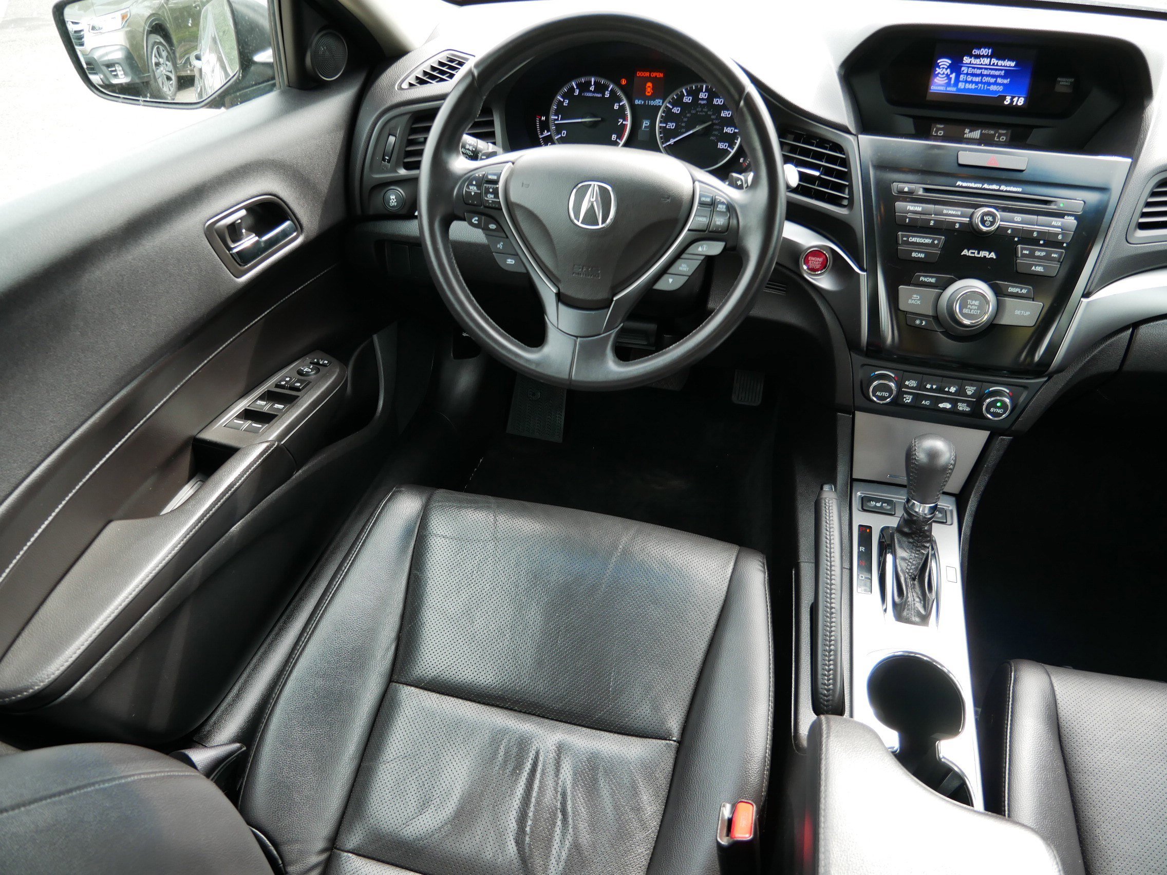 2013 Acura ILX 2.0L Premium photo 9