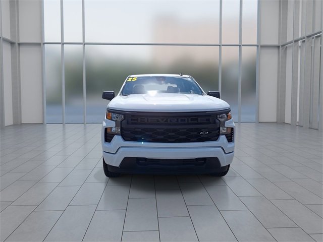 2025 Chevrolet Silverado 1500 Custom photo 3