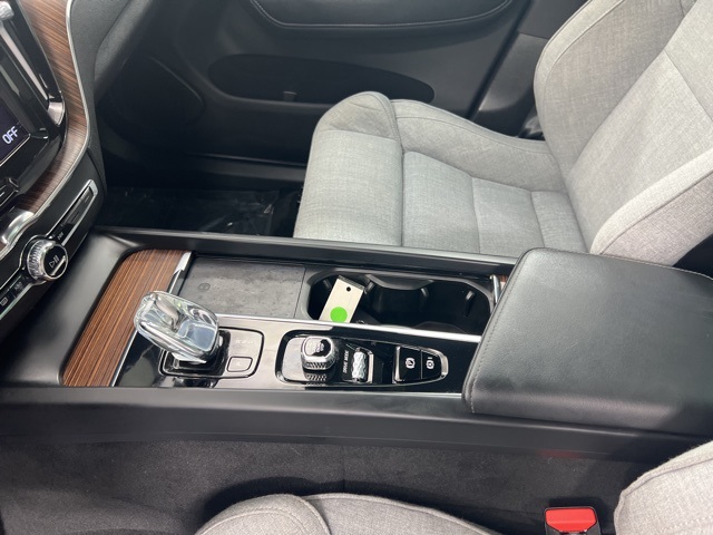 2021 Volvo XC60 Recharge Hybrid T8 Inscription photo 14