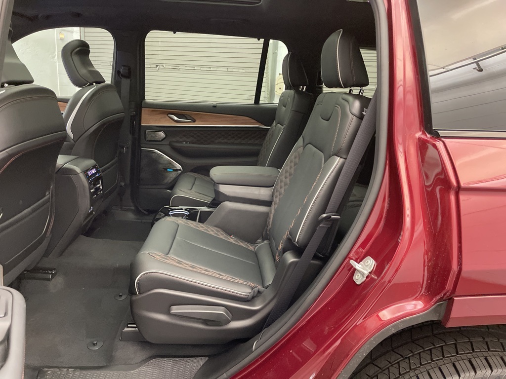 2025 Jeep Grand Cherokee L Summit Reserve photo 19