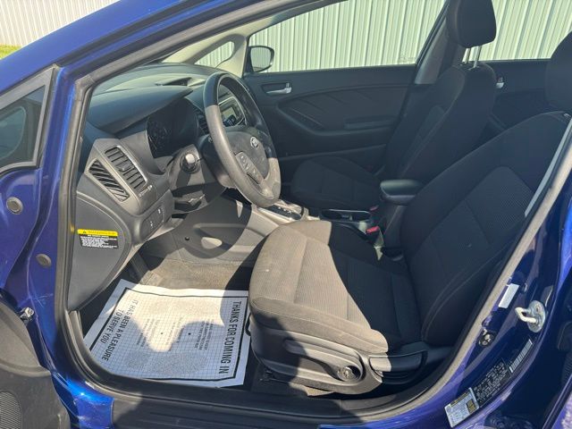 2017 Kia Forte LX Base photo 13