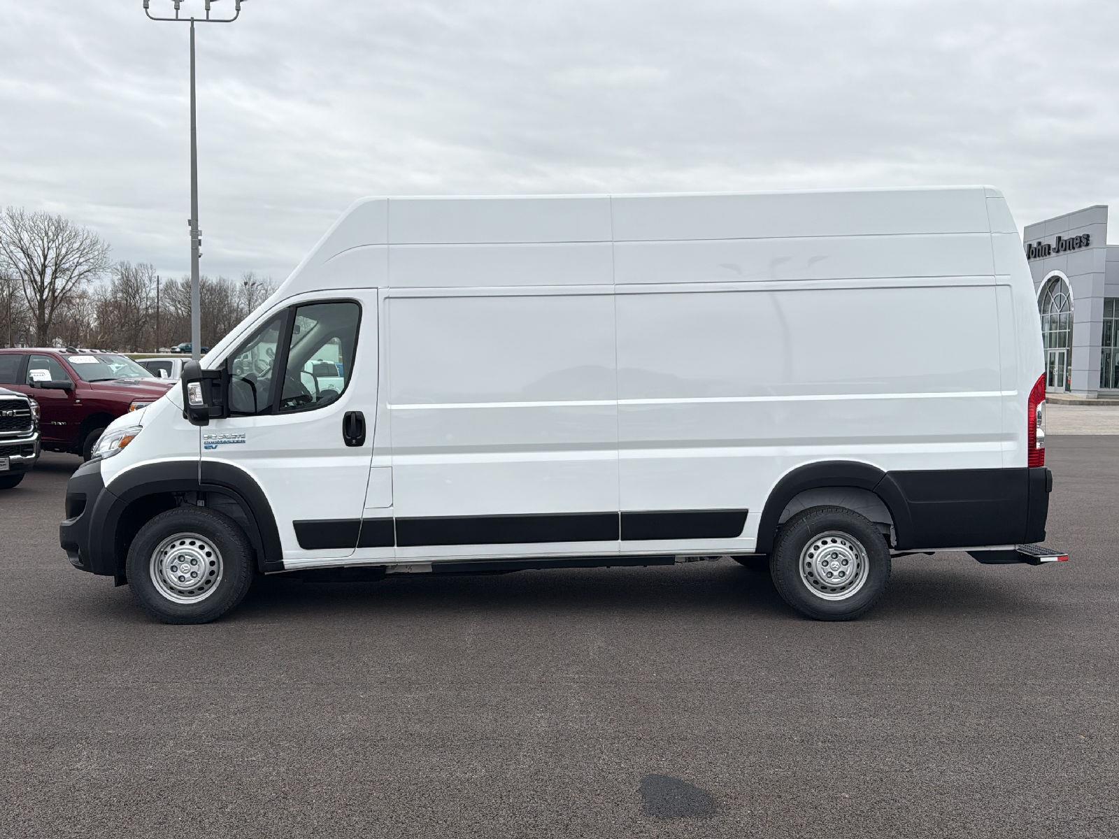 2024 Ram ProMaster 3500 photo 3