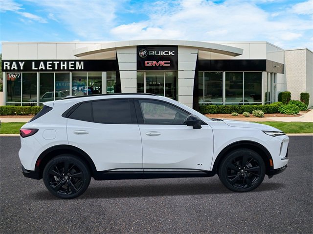 2025 Buick Envision Sport Touring photo 3