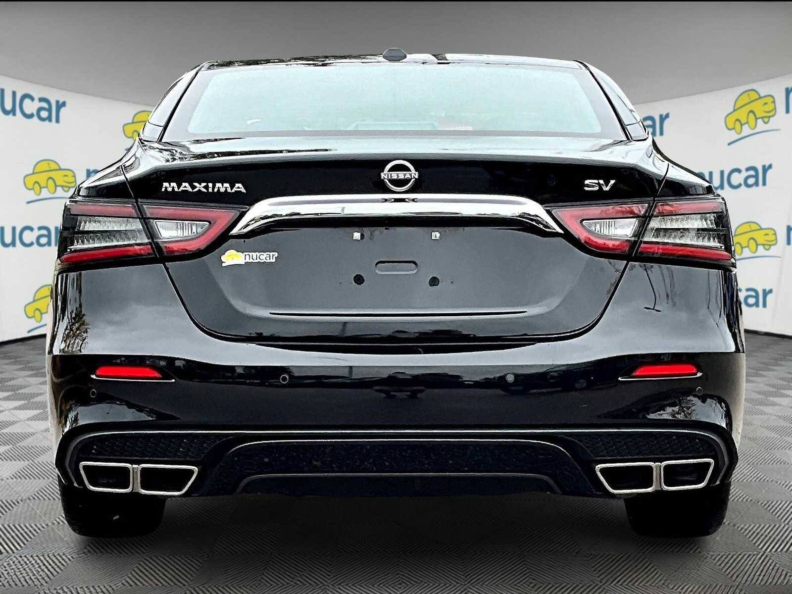 2023 Nissan Maxima SV photo 5