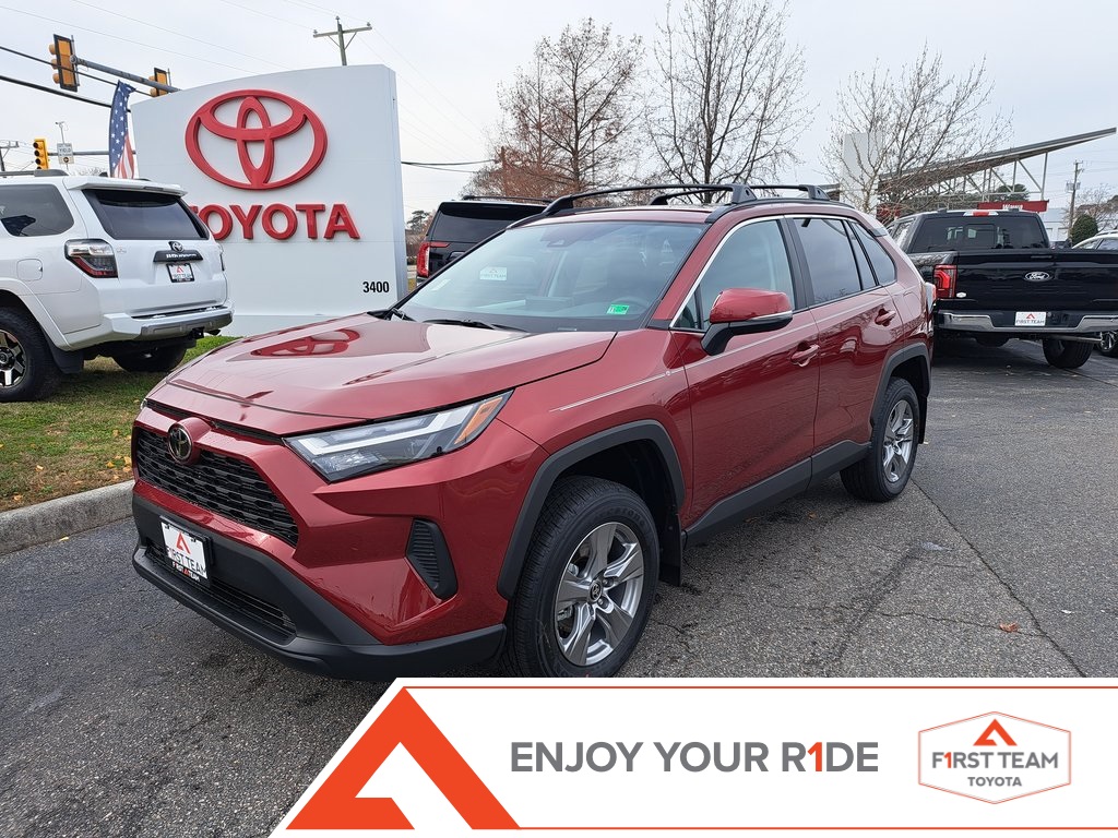 2025 Toyota RAV4 XLE's photo