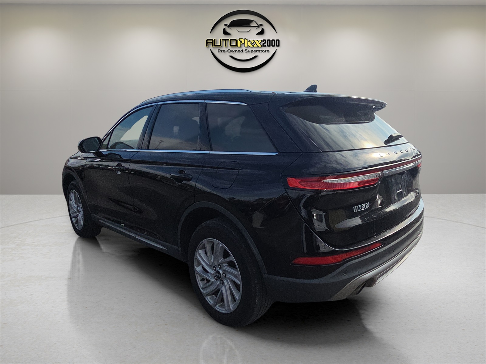 2021 Lincoln Corsair Standard photo 2