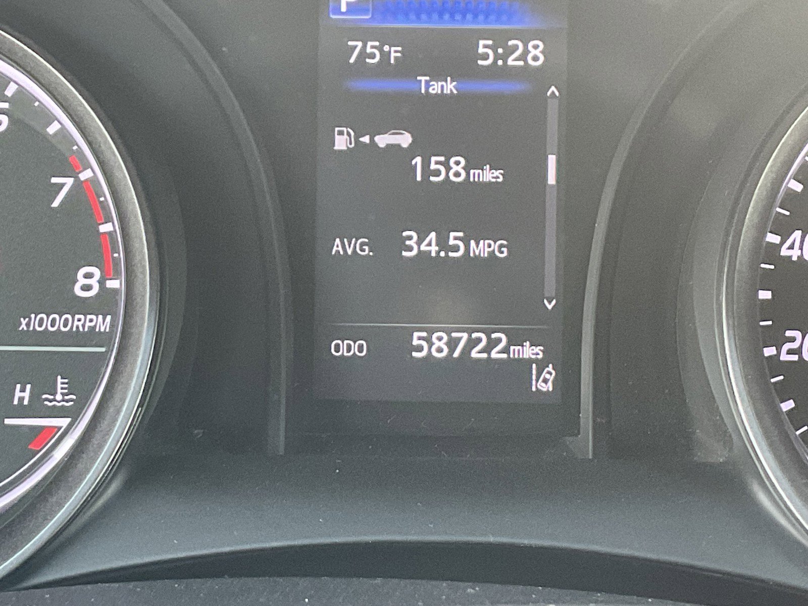 2021 Toyota Camry SE photo 16