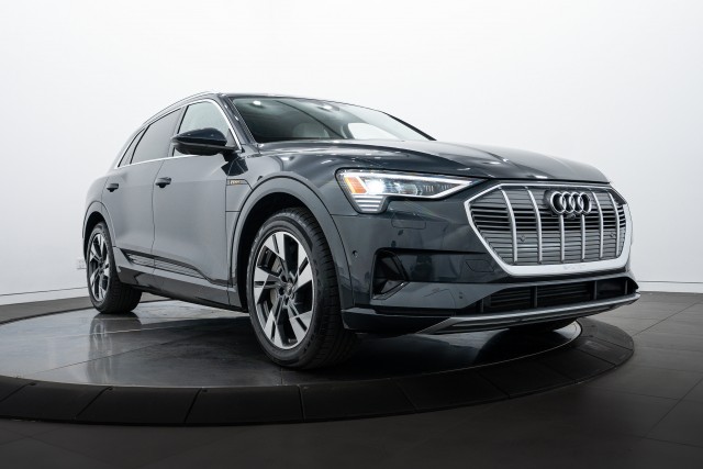 2023 Audi e-tron Premium Plus