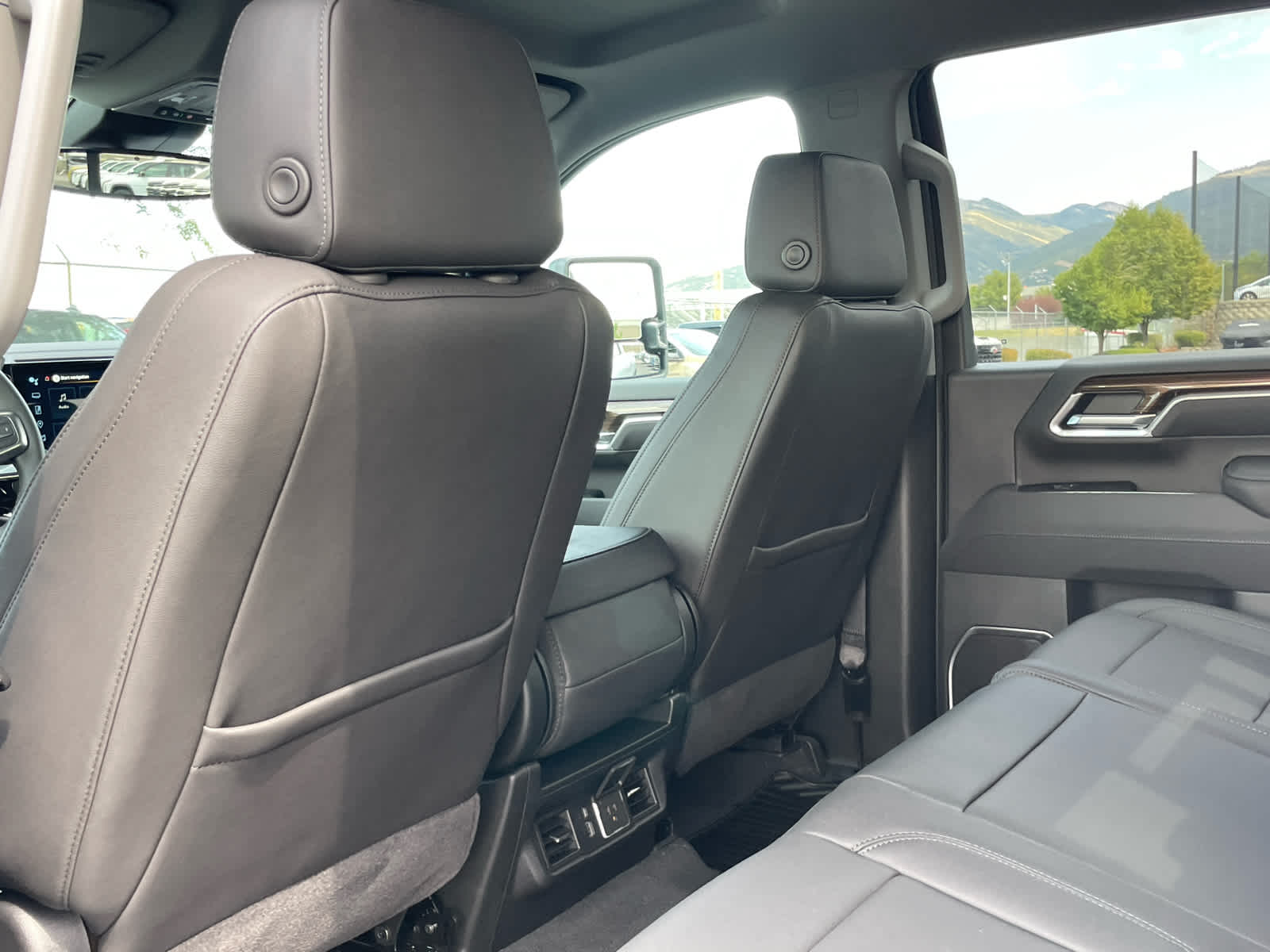 2025 Chevrolet Silverado 3500HD LT photo 20