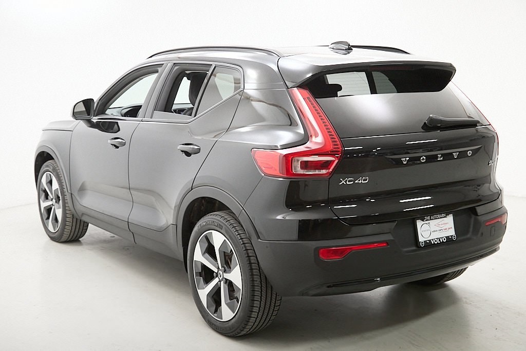 2024 VOLVO XC40 - Image 6