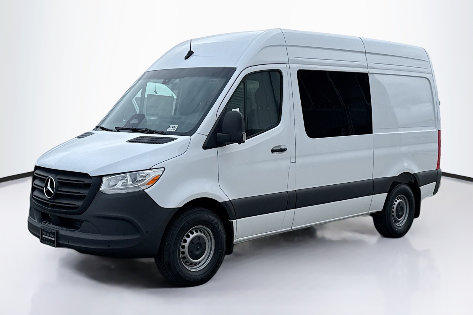 2026 Mercedes-Benz Sprinter Crew Van Base's photo