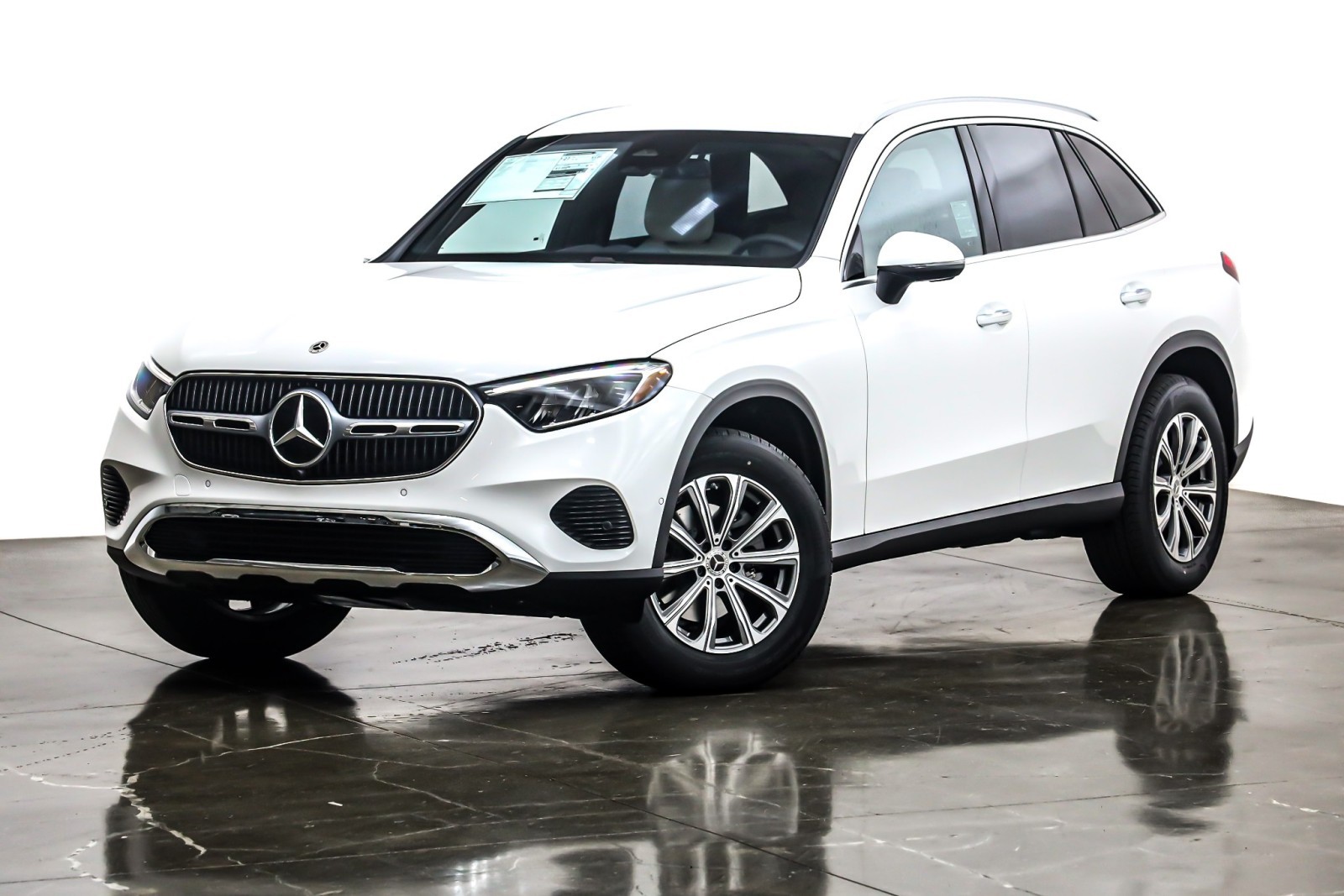 2026 Mercedes-Benz GLC Base's photo