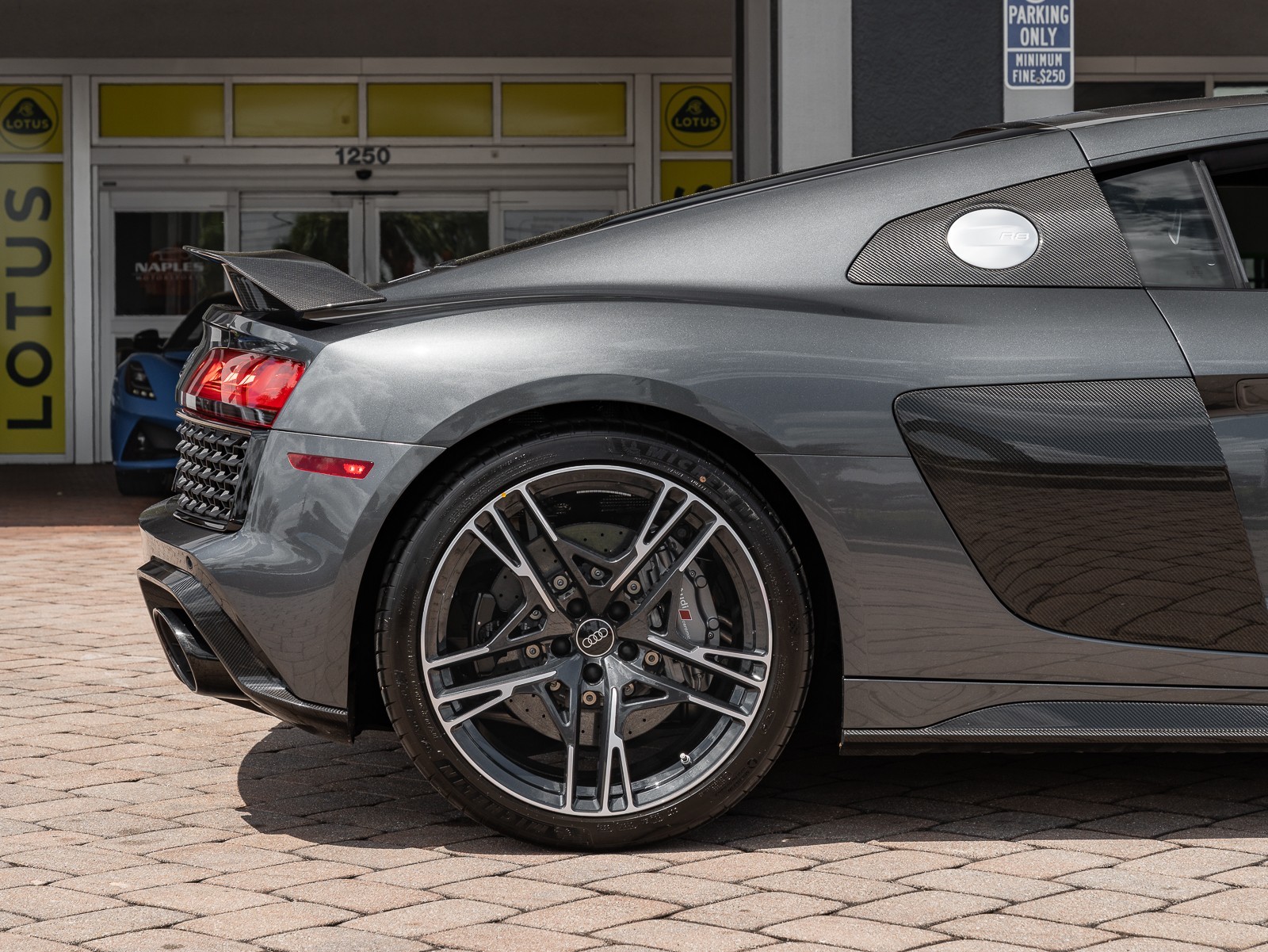 2023 Audi R8 V10 Performance photo 27