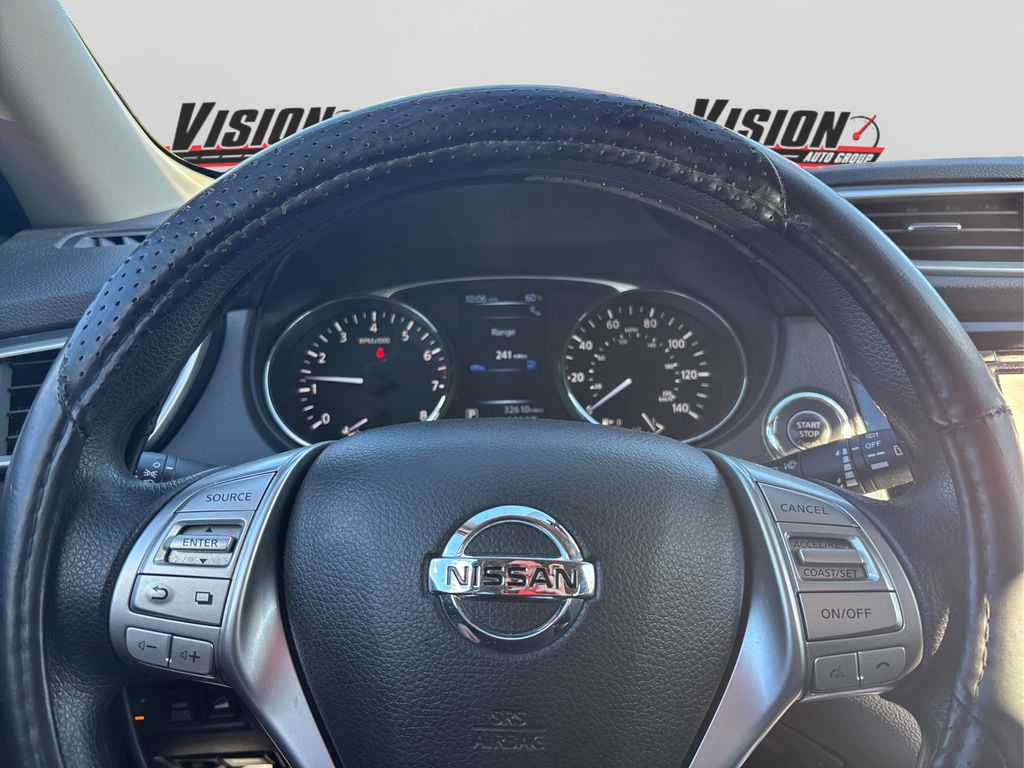 2016 Nissan Rogue SV photo 22