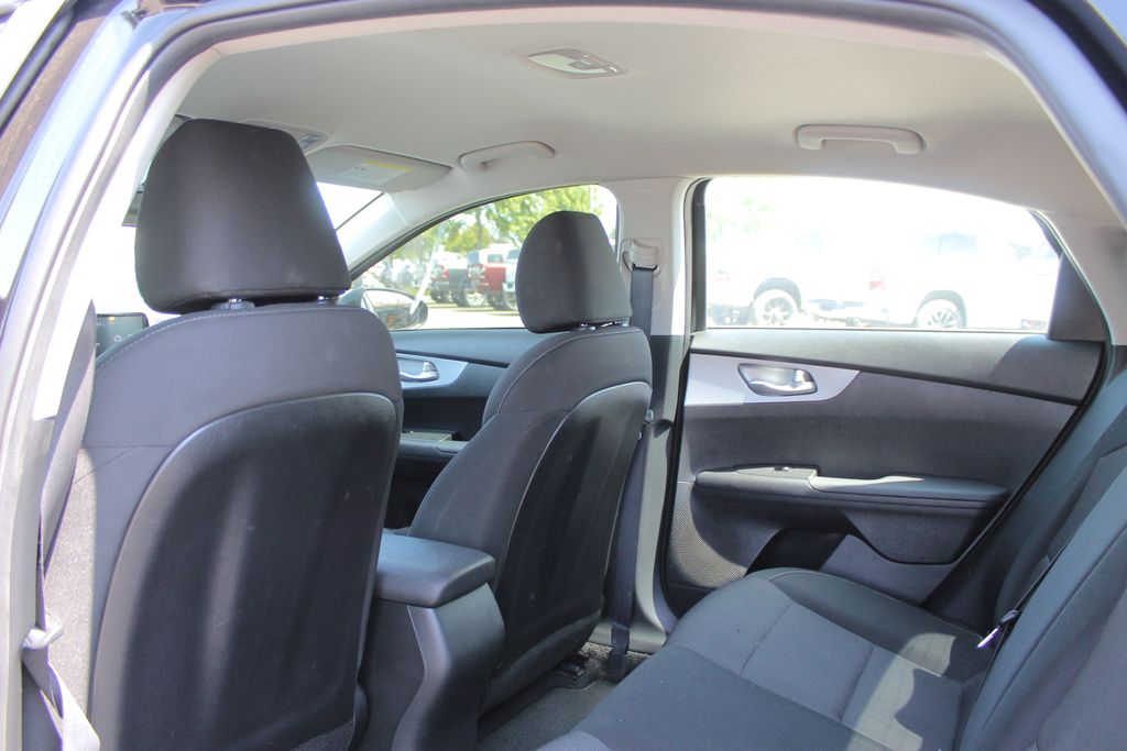 2023 Kia Forte LXS photo 9