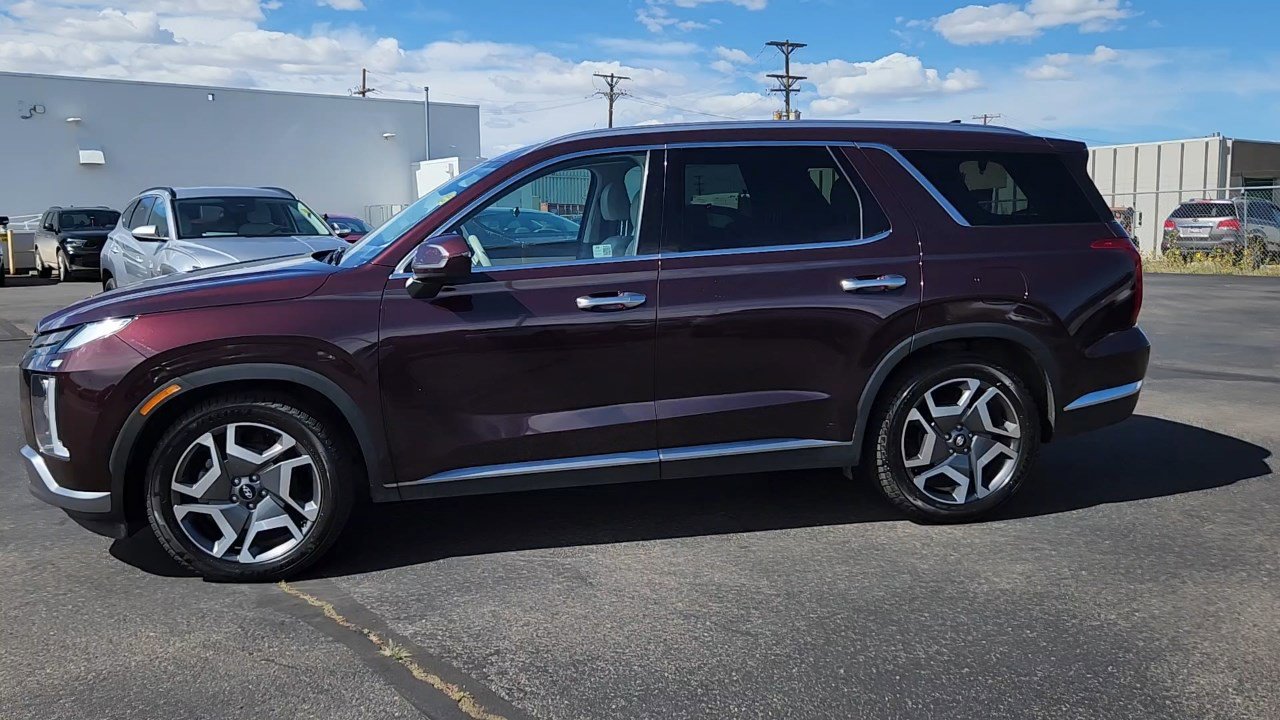 2024 Hyundai Palisade Limited photo 2