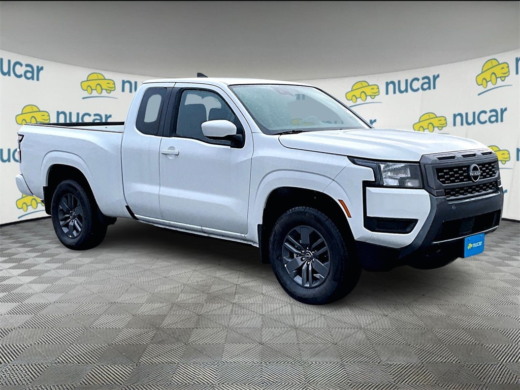 2025 Nissan Frontier SV's photo