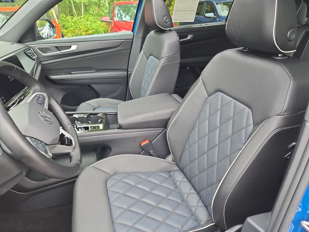 2025 Volkswagen Atlas Cross Sport SEL Premium R-Line photo 15