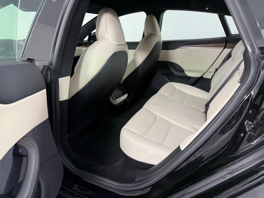 2021 Tesla Model S Long Range photo 18