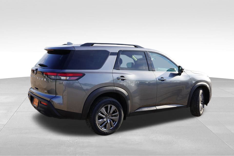 2025 Nissan Pathfinder SV photo 4