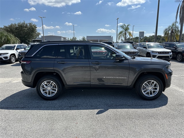 2025 Jeep Grand Cherokee Laredo X photo 2