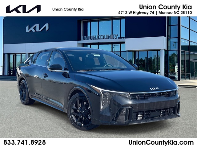 2025 Kia K4 GT-Line Turbo's photo