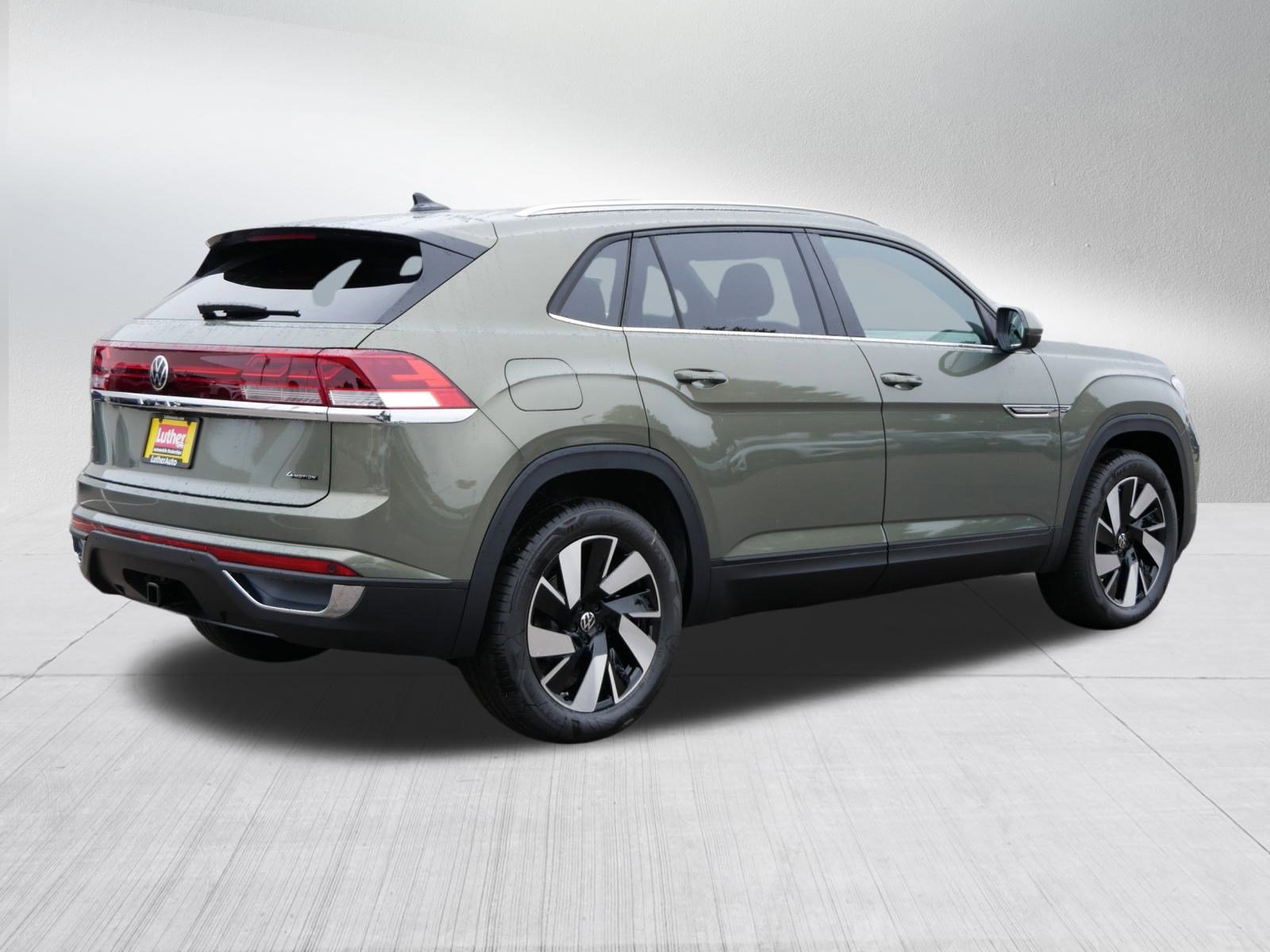 2026 Volkswagen Atlas Cross Sport SE Technology photo 3