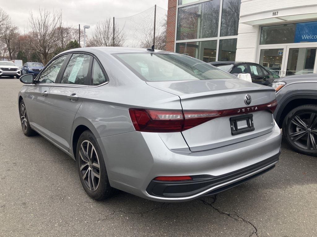 2025 Volkswagen Jetta SE photo 2