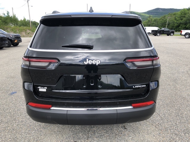 2025 Jeep Grand Cherokee Laredo photo 4
