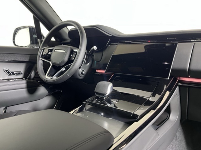 2025 Land Rover Range Rover Sport P360 S photo 14