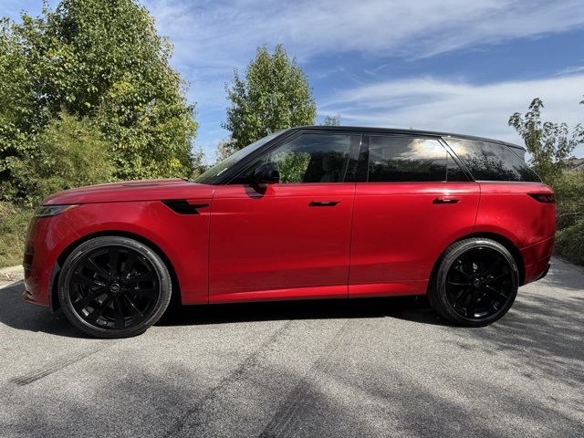 2025 Land Rover Range Rover Sport SE photo 9